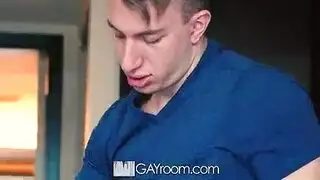 نجوم إباحيون إيرانيون يمارسون الجنس الفموي العميق ووضعية الكلب