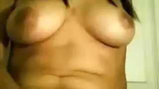 الفحل العبري يقدم جنسًا عنيفًا