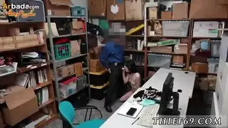  مراهقة مغرية تغوي شرطي لتجنب الاعتقال جنس صريح