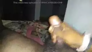 منقوعة ومرتجفة بعد نكاح البخار بمستوى الأفلام الإباحية