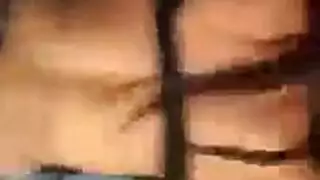 ينيك طيزها حتا يخرج برازها