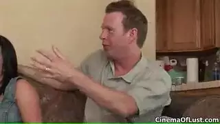 حركة ثنائي محرم: الأب يتناوب على ابنته وأمها