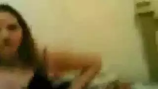 بنات مصريات ساخنة مقص – مطلقات شراميط تأخذ خيارة عميقة