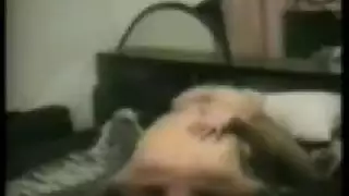 بتبعبصوا وهوه بينكها