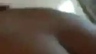 مص قاسي وجنس: عاهرة عراقية تخدم قضيبًا مسيطرًا