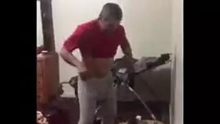 ‫شرج علني في الحافلة: رحلة ذهاب وإياب مثيرة‬