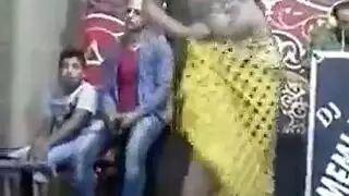 عاهرة مصرية ذات ثديين نار تمارس الجنس – فيلم بورن صريح