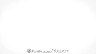 مشهد ثلاثي صريح مع ملكتين ممتلئتين