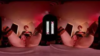 فانتازيا مص في الواقع الافتراضي: مراهقة جميلة تبلع قضيبًا هائلاً