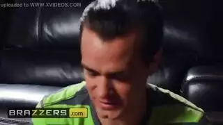 جنس الأم السري في المطبخ مع صديق ابنها