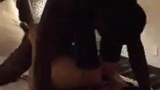 مداعبة القلفة وإنهاء بالقذف الداخلي