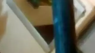 العريس المسيطر يضاجع عروسه ويسكتها بقضيبه