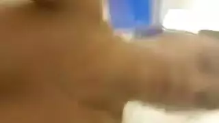 جلسة جماع مراهقين خام في العشب الأخضر