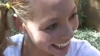 معلمة يابانية تأخذ قضيب الطالب الصلب بعمق في فتحتها الرطبة