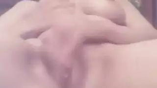 امراه تفعل العاده السريه في الحمام