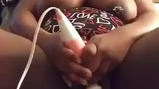 كل ثقب يتمدد بواسطة قضيب أسود سميك