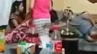 بنات مغربيات يرقصن رقص مثير مع خليجي