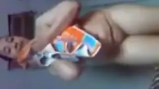 عاهرة عربية عارية في الحمام – تفرق ساقيها للكاميرا