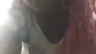 قضيب الدولار الإباحي يضرب في حركة جنسية صريحة