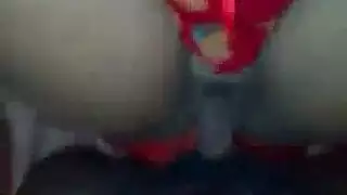 مهبل مفتوح مملوء بالقضيب وكيس الصفن بالكامل