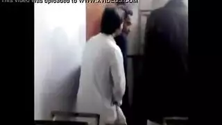 جلسة دراسة إباحية: طلاب خجولون ينيكون زميلهم في الفصل