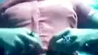 بعض الحاضنةالصنعانيه نائمه هوابنهاوتتحرشه