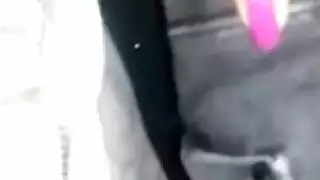 أمارس العادة السرية في المواصلات العامة من أجل جمال مشاهد