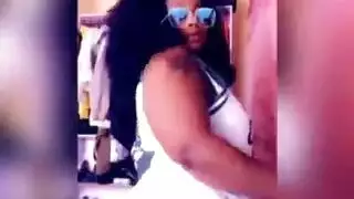 زوجة الأب في البونداج: ليزا آن تمتلئ حلقاً ومهبلاً بقوة