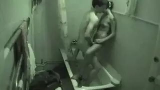 مراهقات حسيات في علاقة جماعية صريحة: عرض لرجل واحد