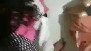 رجل يجيب شهوات البنات فقط