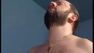 خيال جنس جماعي: طبيب ونجمة متحولة يدمران مؤخرة الممرضة