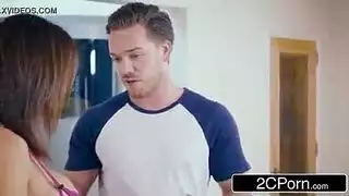 أثداء كبيرة تتعرض للعنف من خلال جنس قاسي