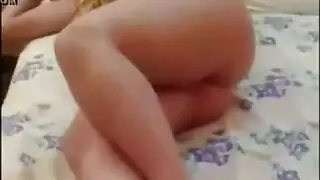 هي تسخن في تلك البدلة، تتوق لجلسة بورن صريحة