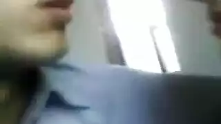 عاهرة محجبة تبلع السائل المنوي بعد مص شديد