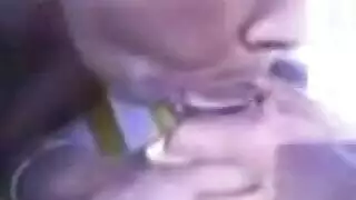 فتاة سودانية جميلة تمتلئ فتحاتها بقضيب صلب