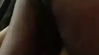 عاهرة هنجرية أسماء تركب بقوة بعد ما دلكت كسها المبلل