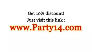 قضيبه خارج الطاولة، ثم داخل حنجرتي