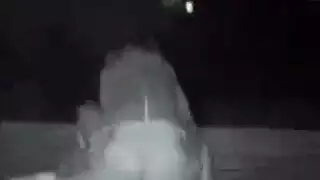 طالبات مثيرة تحول الحمام إلى غرفة نكاح شخصية