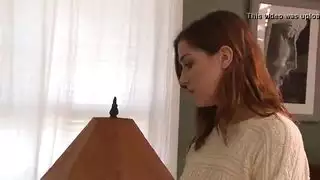 دقيقة مترجمة من محتوى إباحي صريح