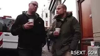 نجوم إباحة عالميون يأخذون أحجام ضخمة