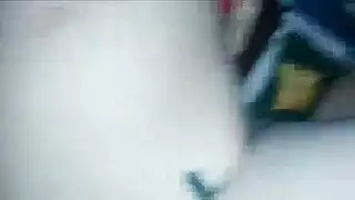 فتاة شابة تُضايق ثم تُنكح في وجهها بفعل اللسان العميق