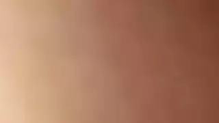 رجلان يرشدان شابا جميلا في مص القضيب