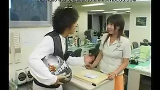 قضيب كبير يمدد مهبل جميل مبلل