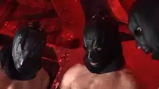 امرأة أكبر تتولى زمام الأمور في لقاء تابو صريح