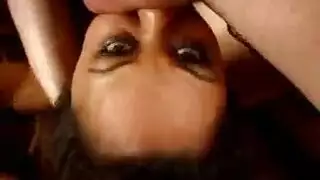 اللعنة الوجه المشاغب تليها أكشن الديك الأسود