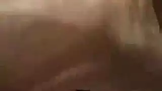 أثداء ضخمة تتسرب خلال لعبة دسار شديدة