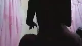 طاعة زميلة الغرفة: تأمرها بالبقاء من أجل جنس عنيف