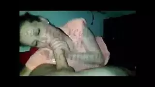 أيدٍ ساخنة على كعوبها: خيال جولينا الجنسي الجماعي