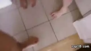 فتيات الكلية المتهتكات: جنس جماعي صريح في حفلة سكن جامعي جامحة