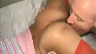 بورن آسيوي مكثف: شرج قاسي مع جميلة سمراء صغيرة